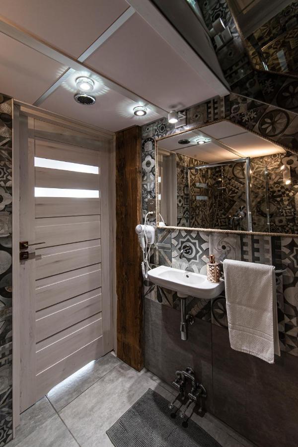Noble & Sauna Zone Apartment